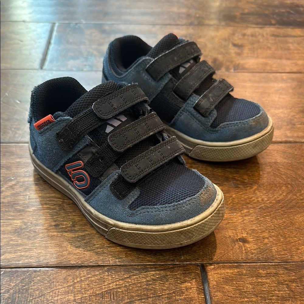 Five Ten 5.10 Kids Freerider Blue and Black Mountain Biking Shoes